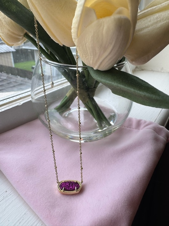 Kendra Scott Jewelry - Kendra Scott Gold Necklace with Fuchsia Druzy Pendant